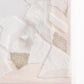 Zoom sur l'oeuvre Opalin. Toile blanche vêtue d'une multitude de fournitures de couleur blanches.